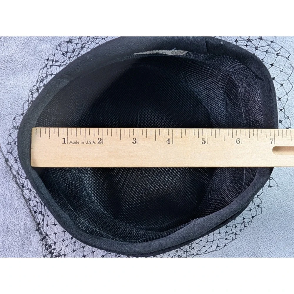 Vintage Black Pillbox Hat W/ Veil and Rhinestone Snowflake Brooch Union Made USA - Picture 9 of 9